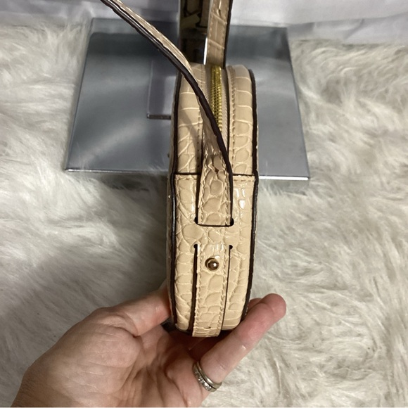 Michael Kors AIDY Croc Embossed Logo Canteen Crossbody Bag EUC - Picture 8 of 13